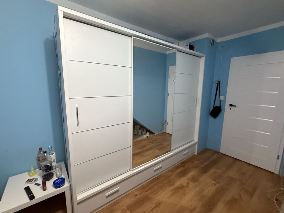 Szafa duża w bardzo dobrym stanie