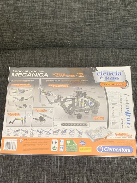 Vendo o jogo laboratório de mecânica aviões e helicópteros novo