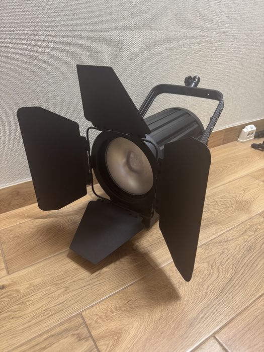 Світлоприбор студійне світло LED Vibesta Rayzr7 300 Daylight