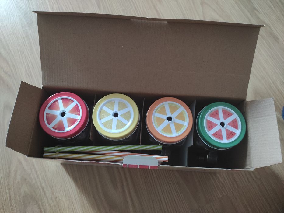 Canecas tropicais c/palhinhas Novas