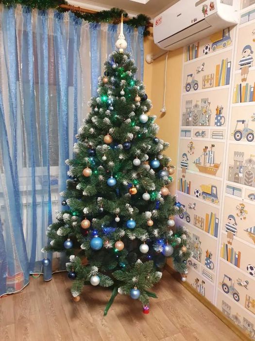 Новорічна ялинка, 2,1 м