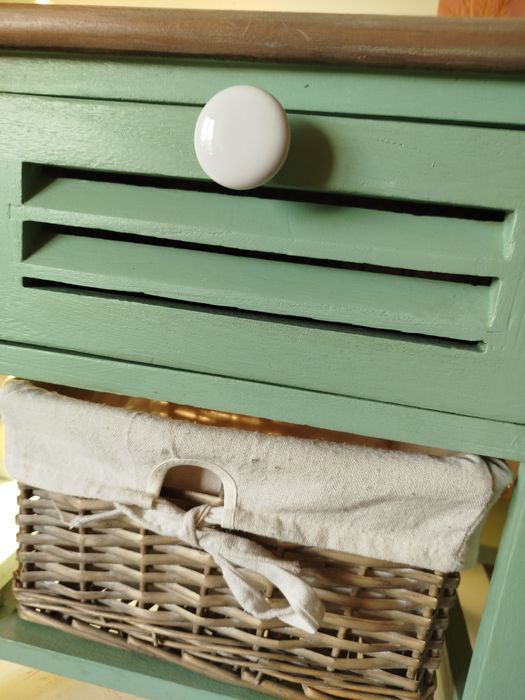 Mesinha de cabeceira ou auxiliar