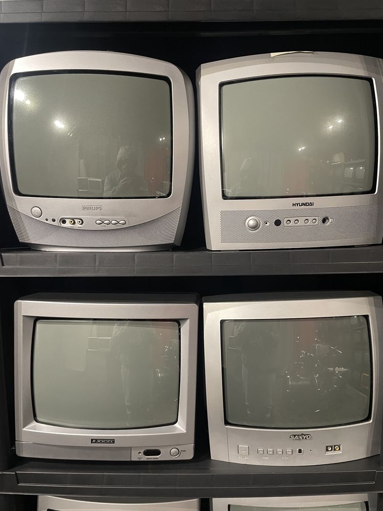 27 televisões TVs CRTs