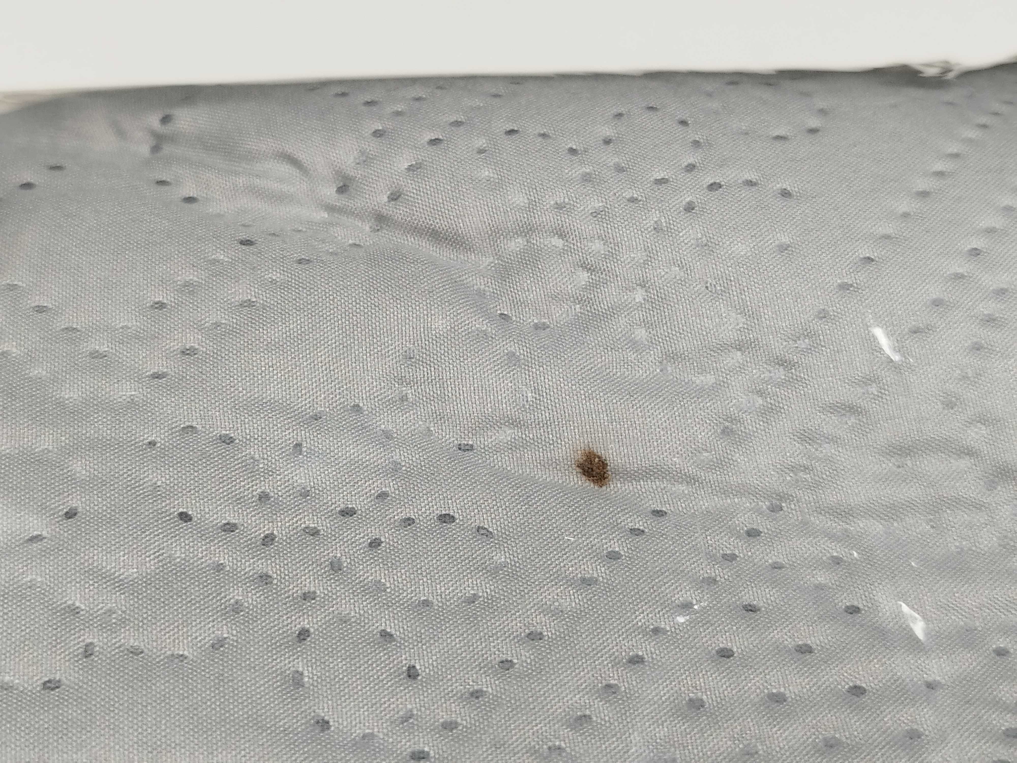 Narzuta na łóżko, szara 220x240cm z mikrofibry do sypialni.