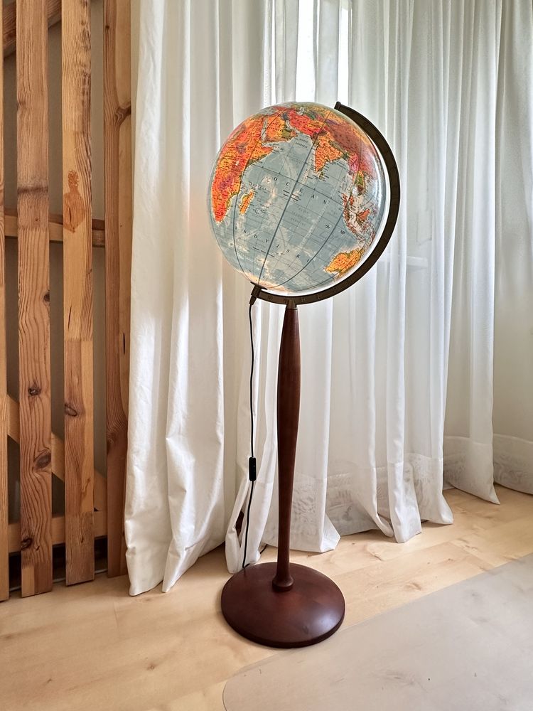 Globus polityczno fizyczny podświetlany - lampa stojąca