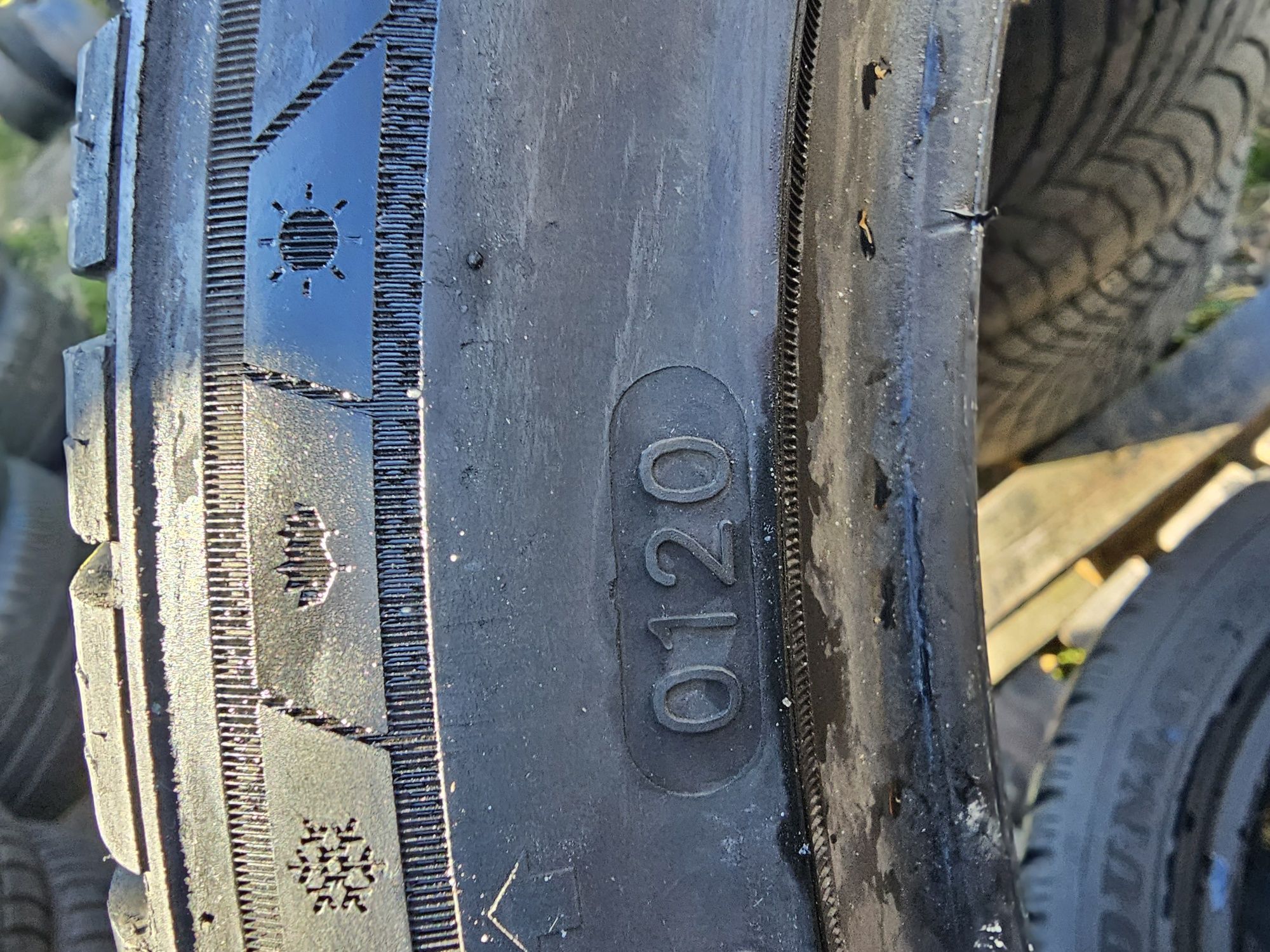 245/40R18 97Y Minerva Allseason Master /2×