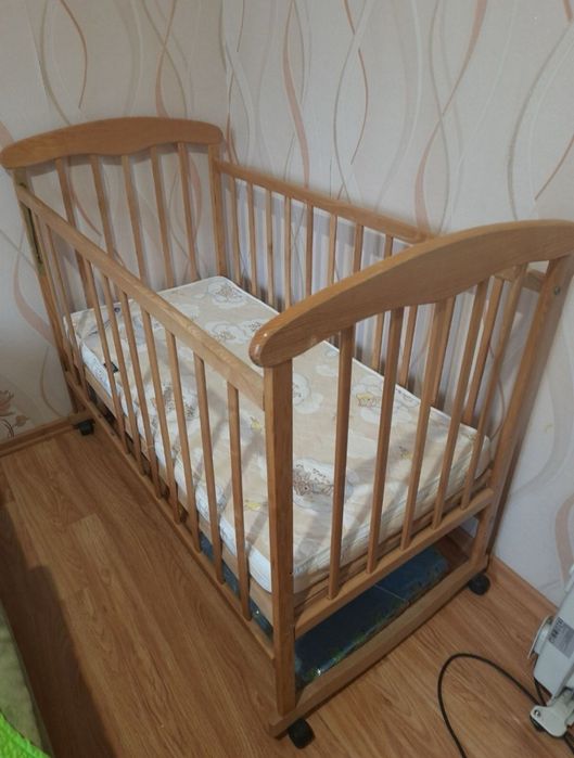 Дитяче ліжко, стандартне для немовлят