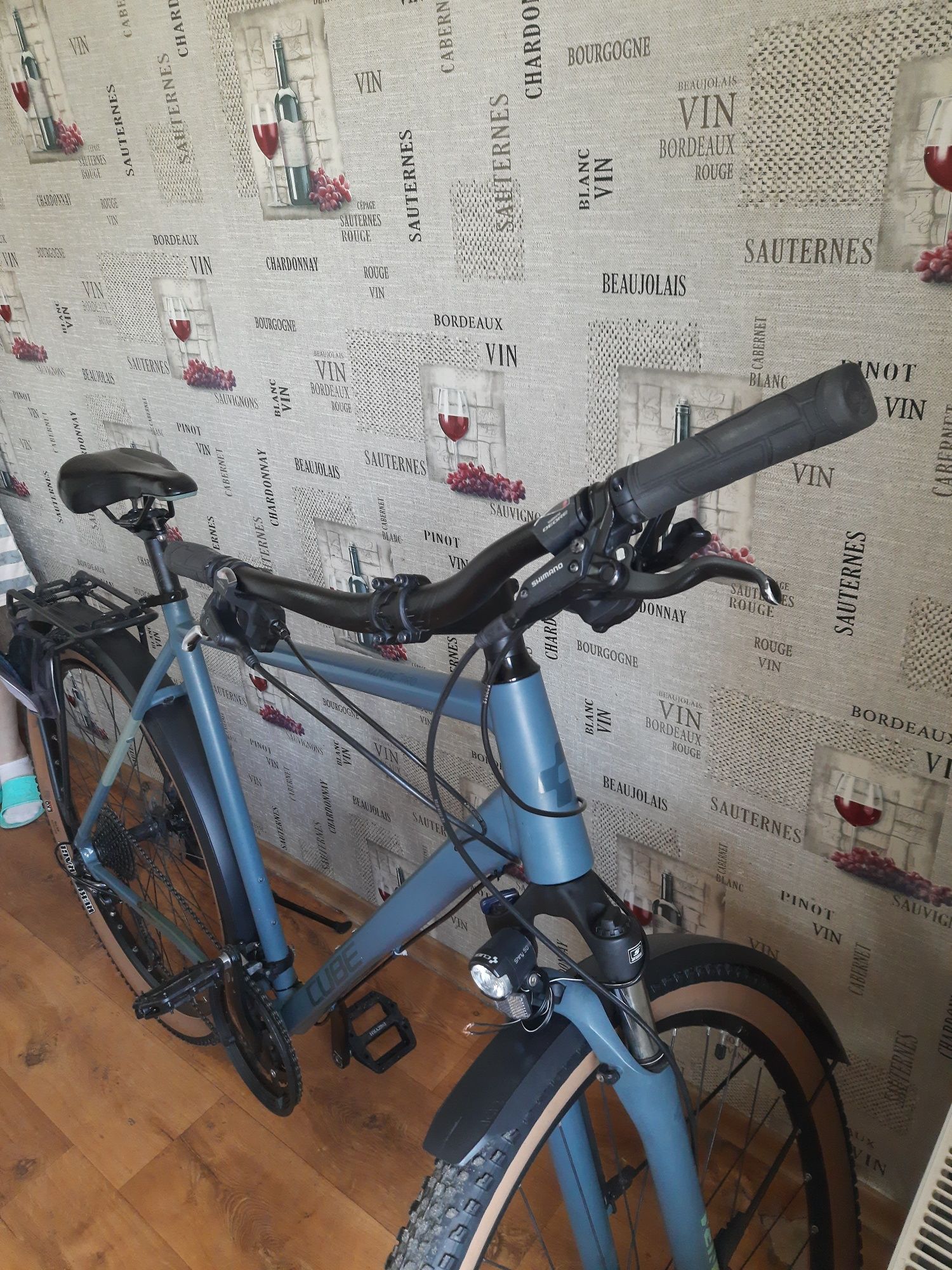Продам велосипед cube nature pro