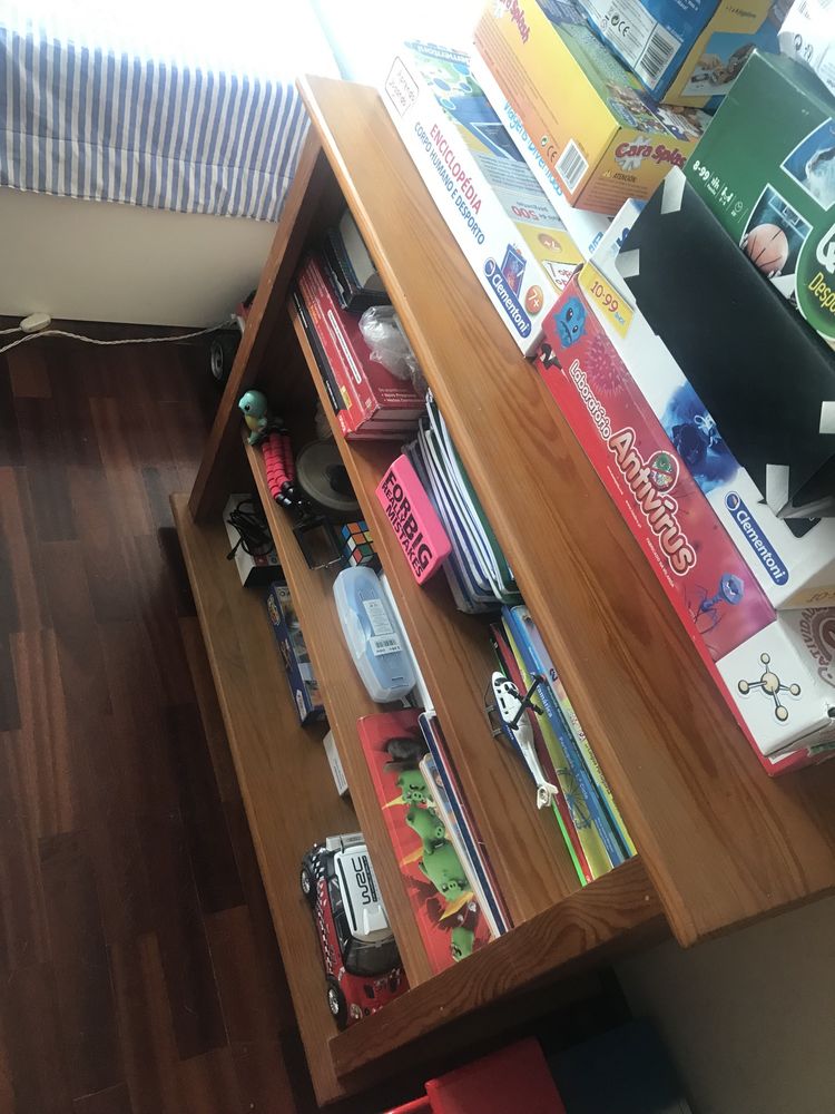 Comoda exepciona/ bebé marca DADA, massiva Muita arrumacao!