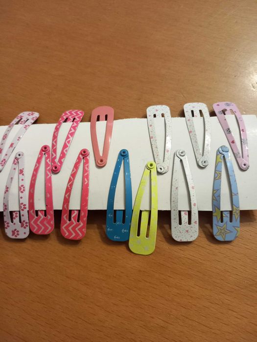 18 szt. Mini spinki do włosów