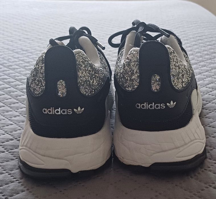 Ténis Adidas como novos.