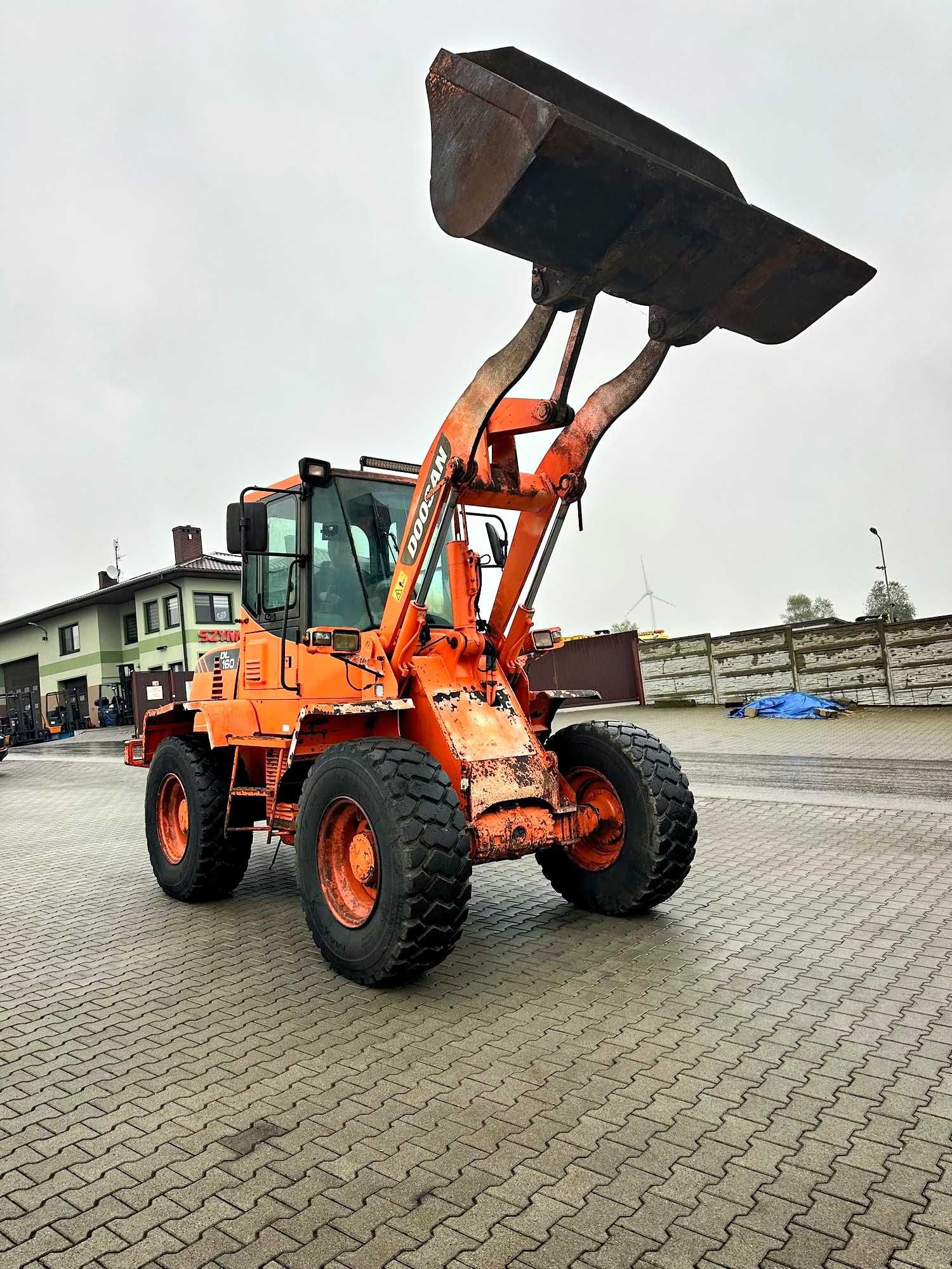 ładowarka czołowa DOOSAN DL160 waga 9000kg kamera CUMMINS 2040mtg 2010