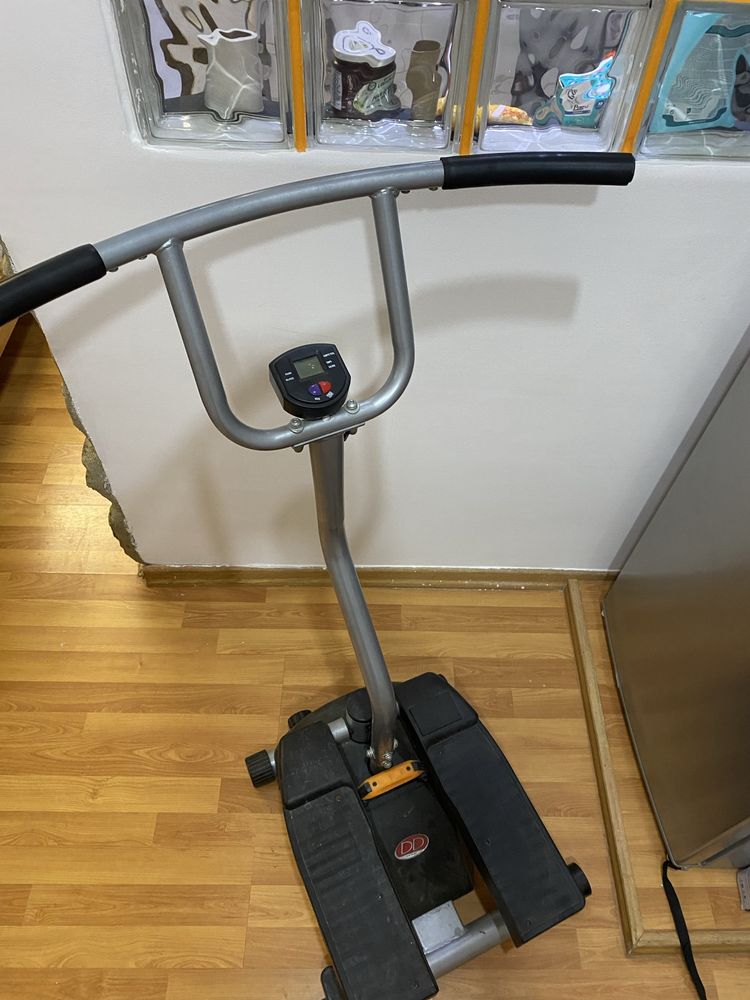 Máquina de exercício fisíco usada