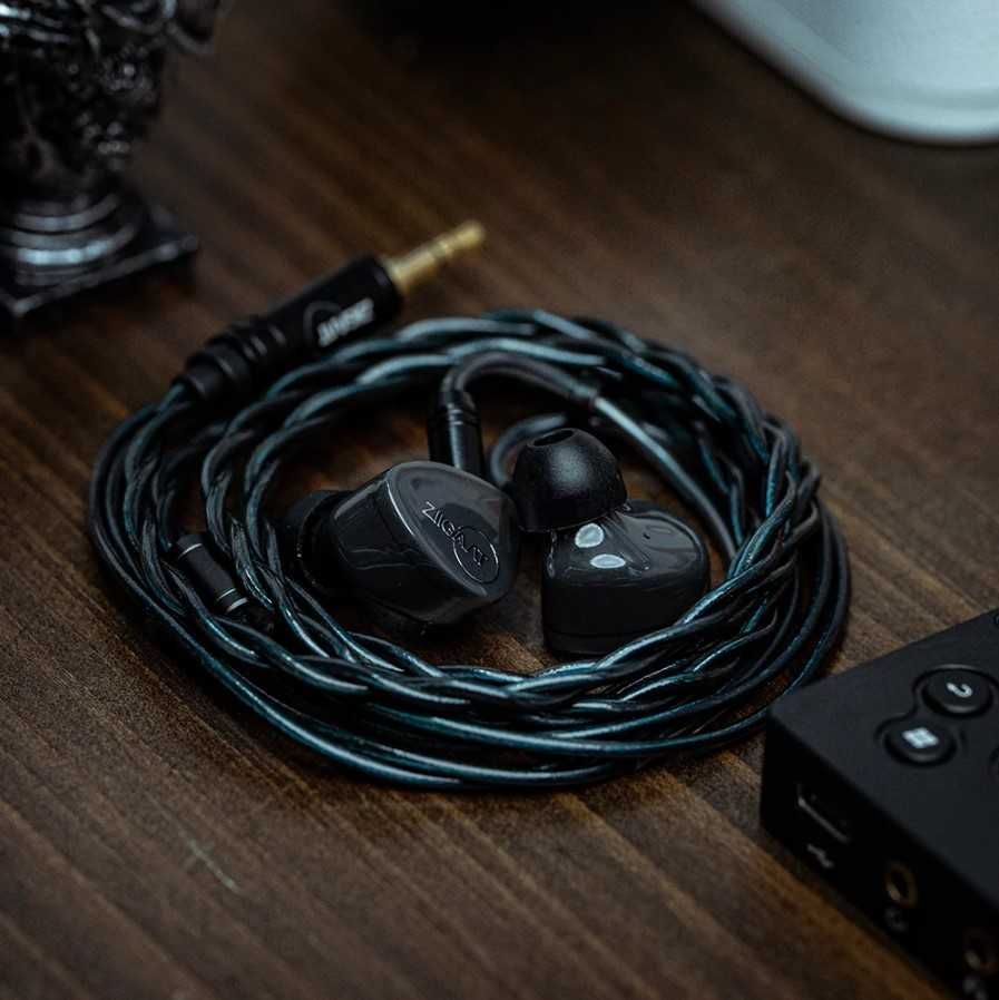 ⇒ ZiiGaat Cinno (black) - гибридные пятидрайверные наушники (1DD+4BA)