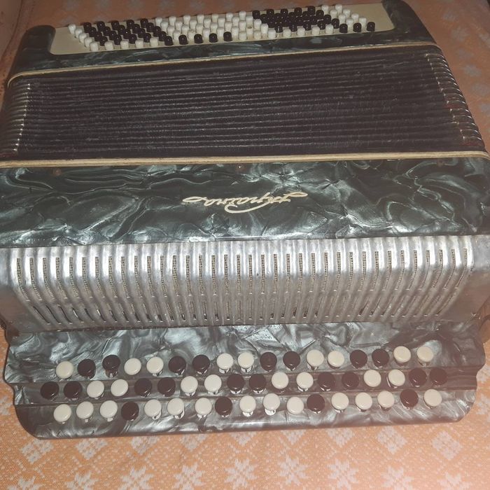 Баян " Україна" музичні інструменти