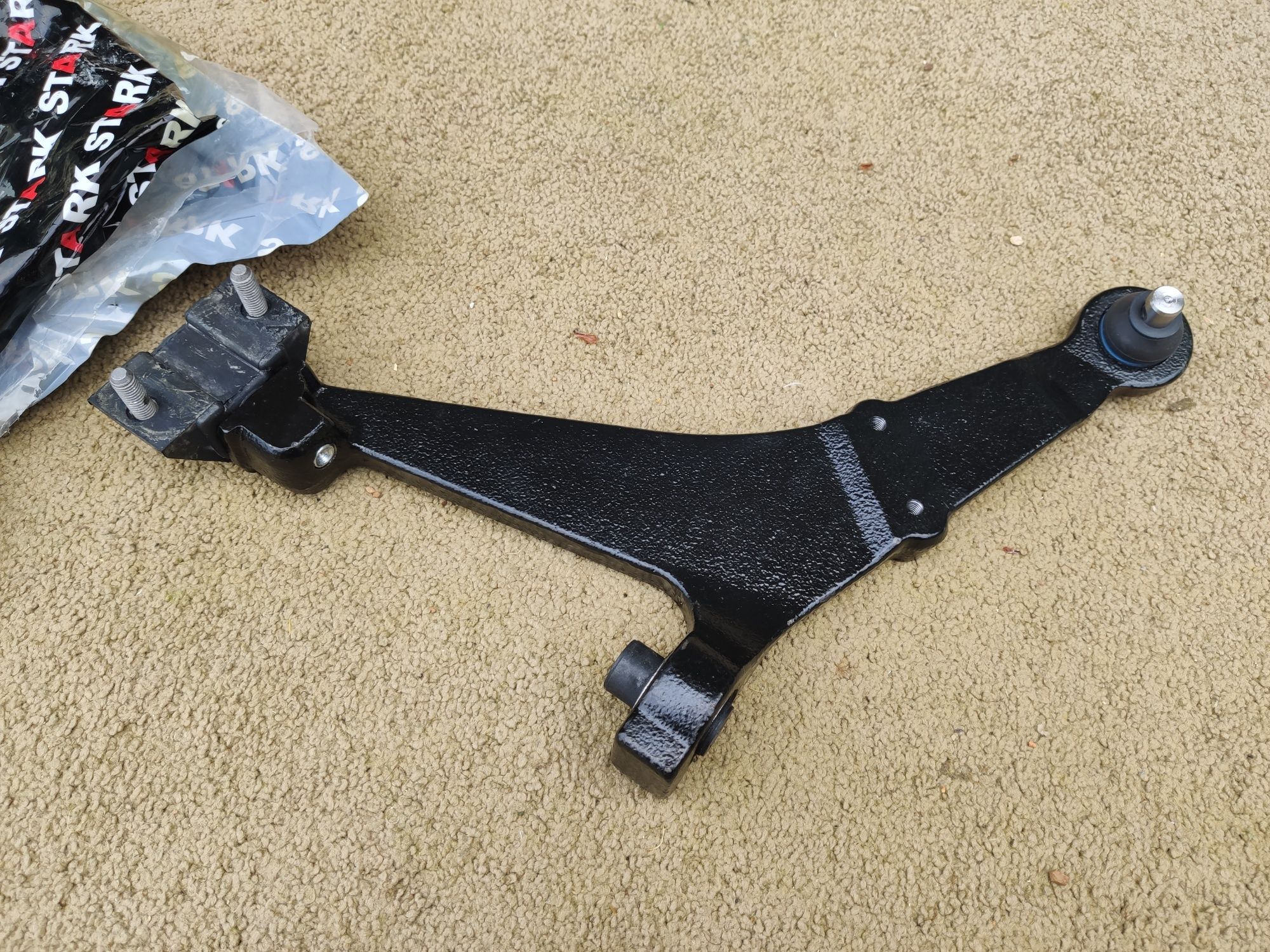 Braço suspensão esquerdo Peugeot 106 / Citroen novo.