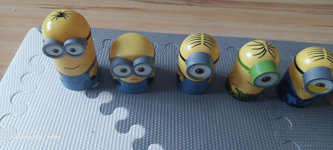 Minionkowe kręgle.