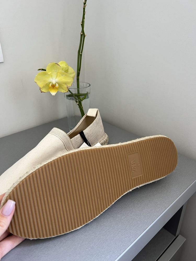 Взуття Zara чоловіче, розмір 41, нове.