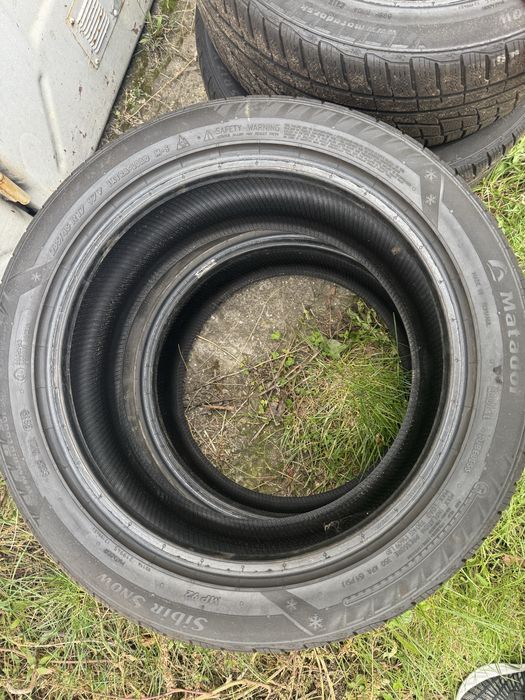 Зимові шини Matador MP 92 Sibir Snow  235/45/17