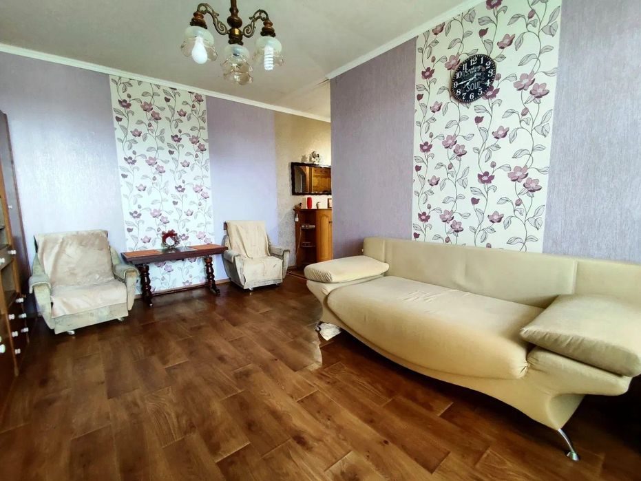 Продам 1-кімнатну квартиру, поруч метро Наукова