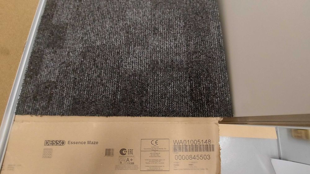 Wykładzina dywanowa płytki DESSO ESSENCE Maze 50x50cm