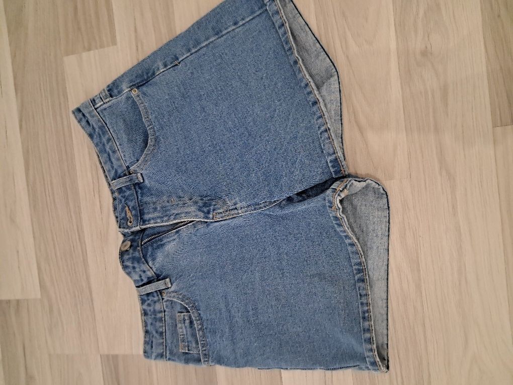 Spodenki jeansowe