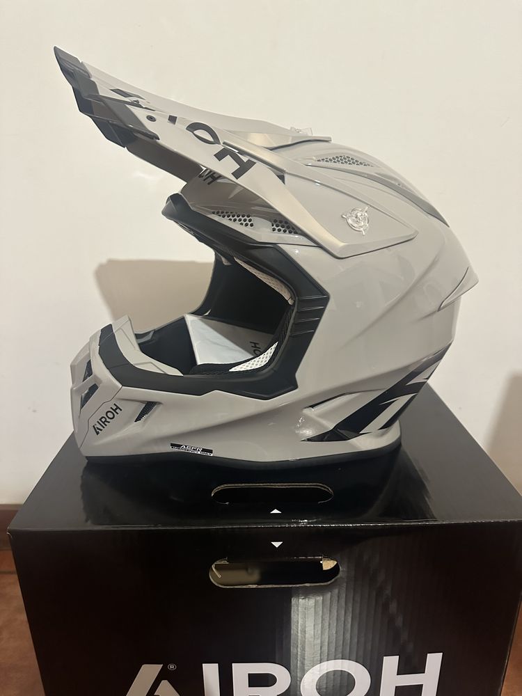 Capacete Airoh ace 2 Novo Tamanho M