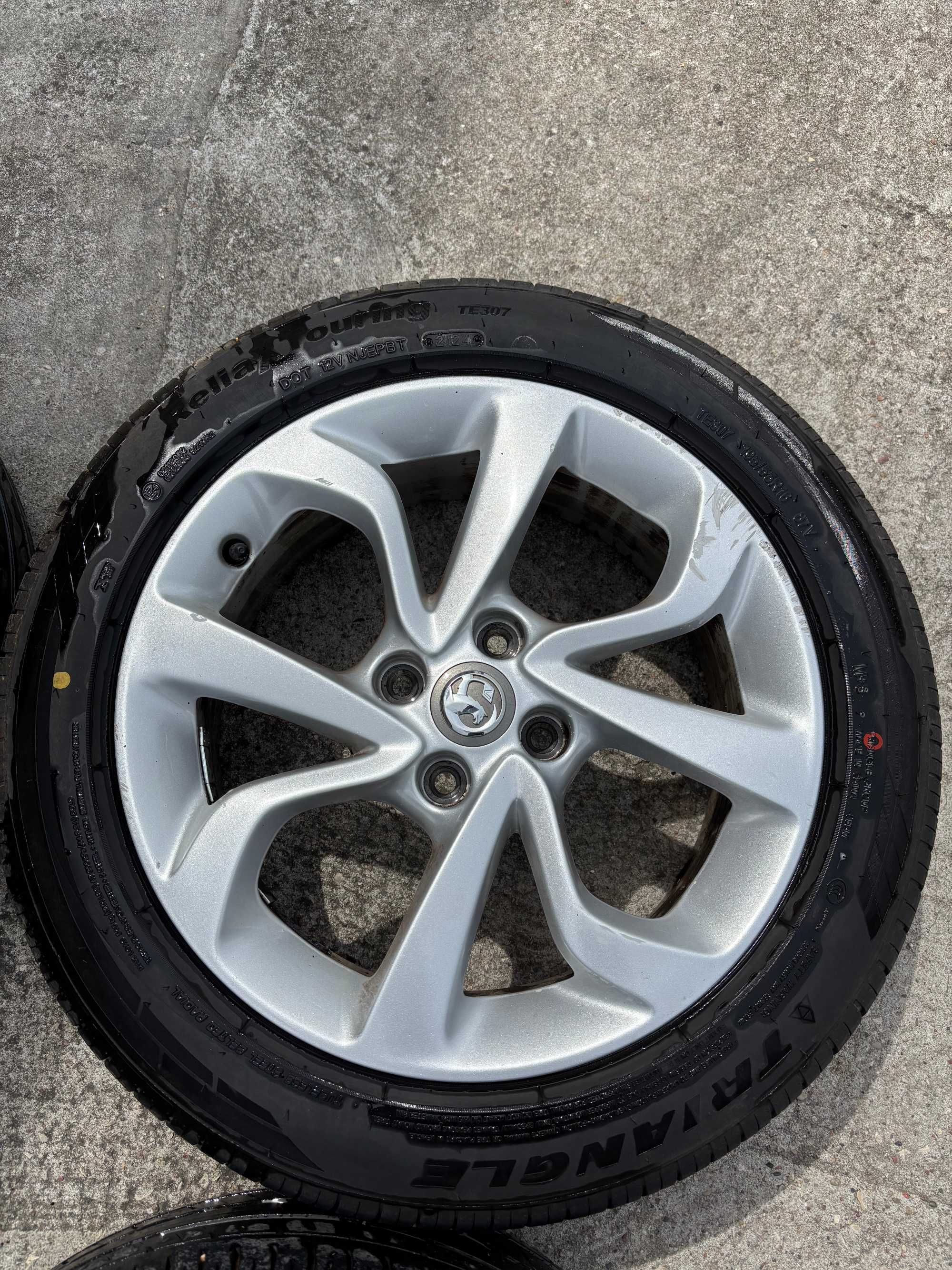 Opel Corsa Adam Koła Felgi Aluminiowe Z oponami 16 cali 4x100
