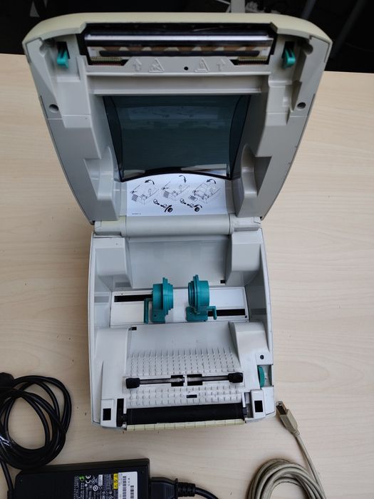 Drukarka etykiet termiczna Zebra LP 2844 wraz z okablowaniem spraw