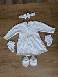 Sukienka opaska bezuciskowa koronka kokarda buciki skarpetki białe 3-6