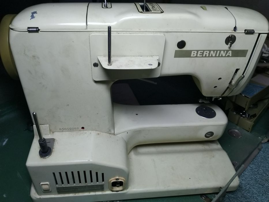 Продам швейцарську швейну машинку Bernina