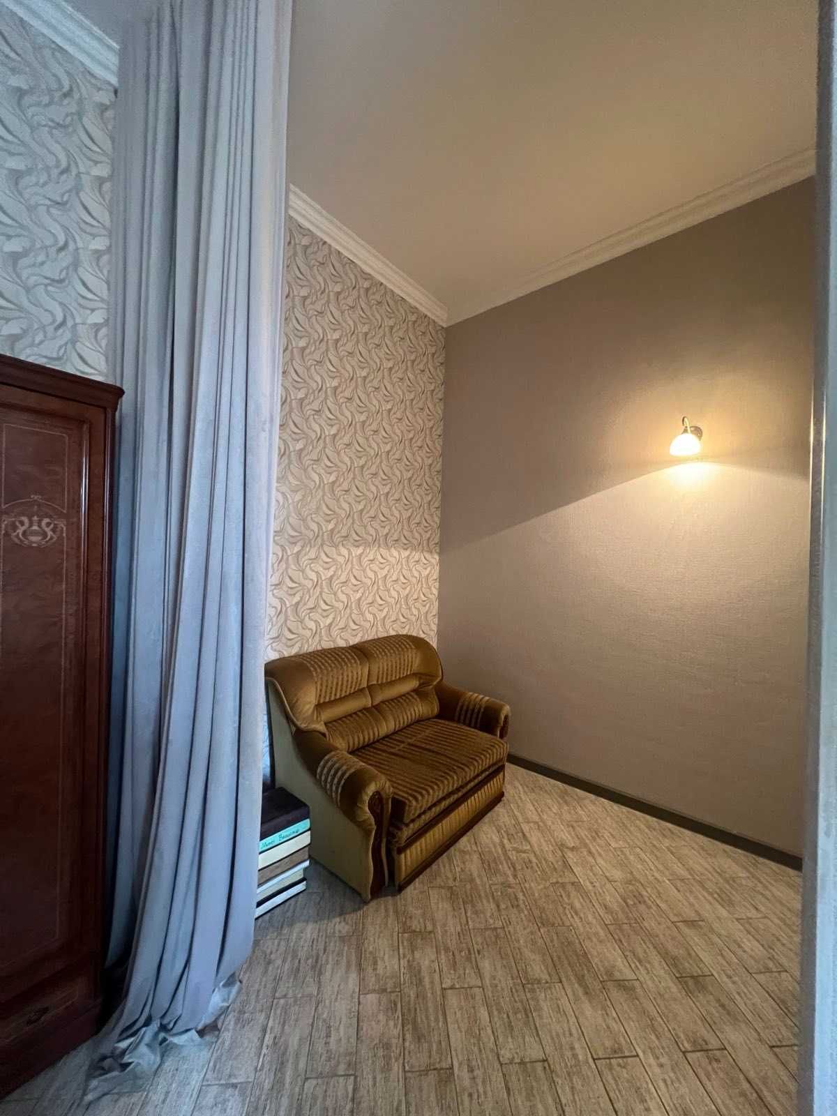 Продам 1 комнатную квартиру - студию. 33 м. Ремонт.