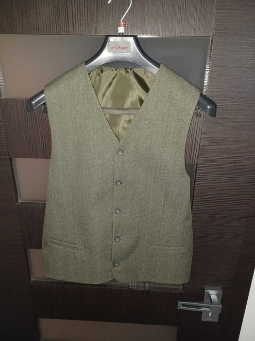 Garnitur męski trzyczęściowy