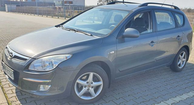 Sprzedam Hyundai i30cw 1.6 benzyna kupiony w PL, pierwszy właściciel