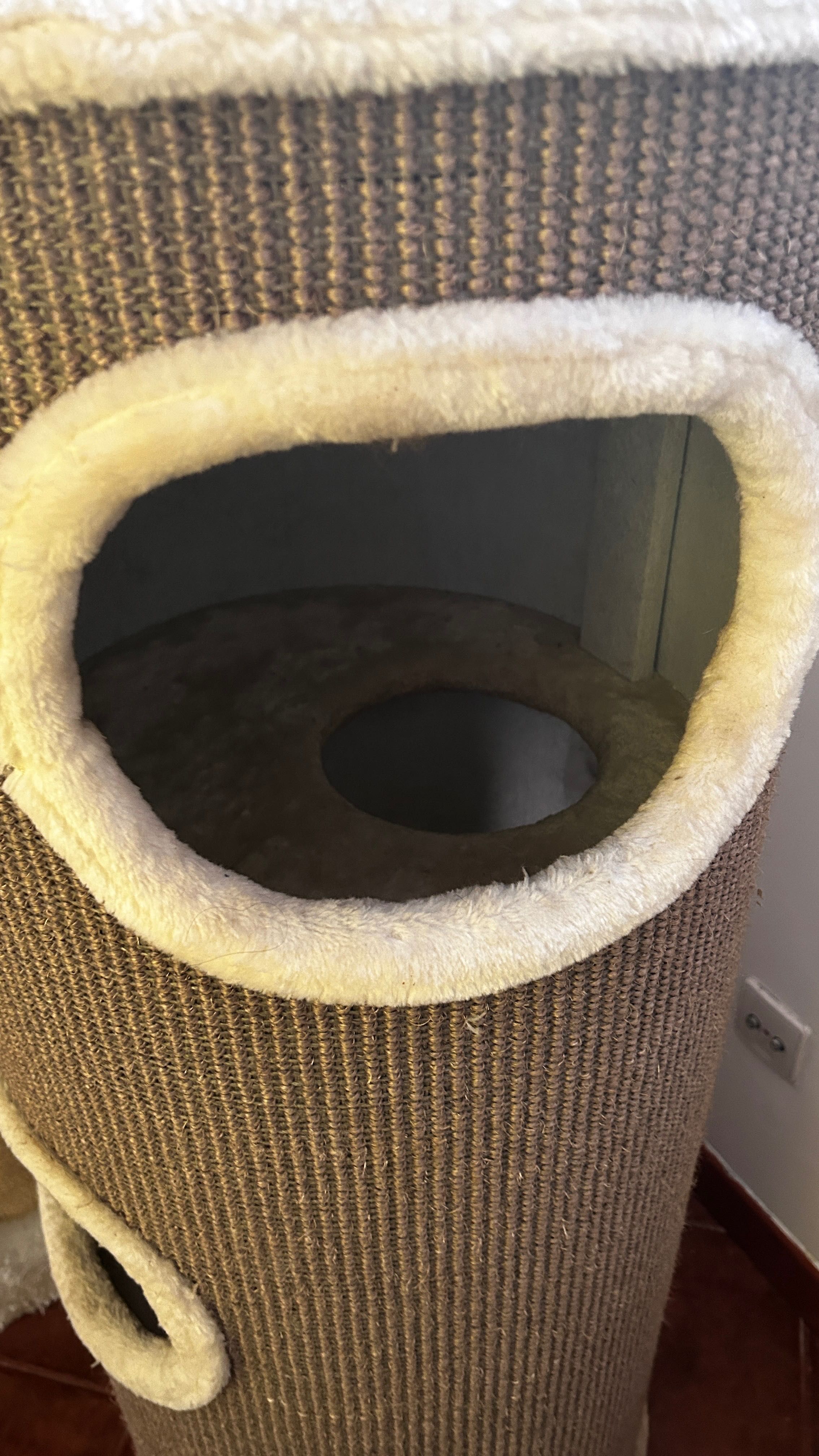 R&R Quality Cat Drum XXL and free Cat Trees XXL
