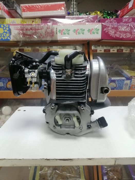 Продам двигатель на бензокосу) ZHAN-F-63