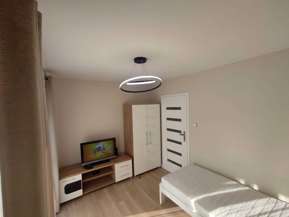 Pokój z balkonem do wynajęcia w 3 pokojowym nowym mieszkaniu - Kielce