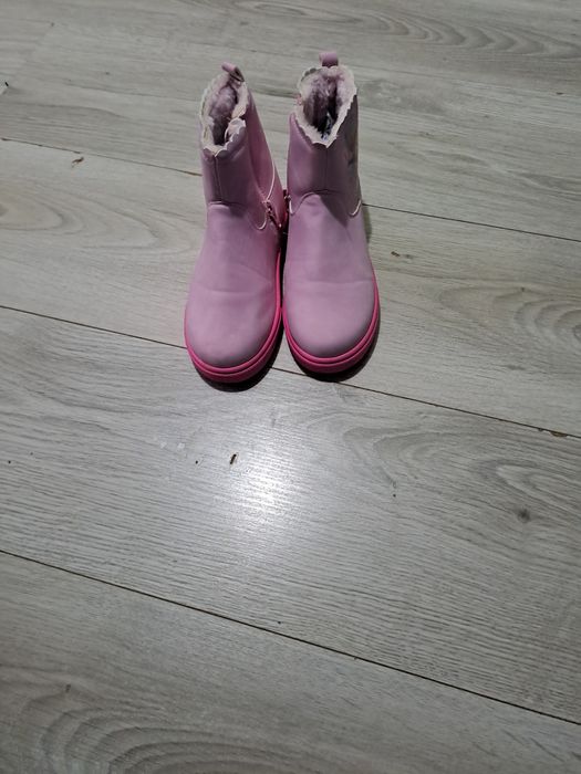 Sprzedam  kozaczki dla dziewczynki