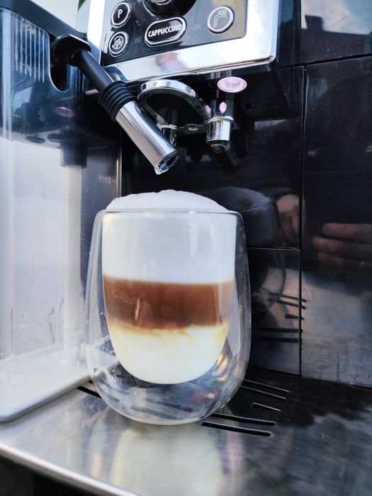 Кавомашина кофемашина Delonghi cappuccino ECAM 23.450