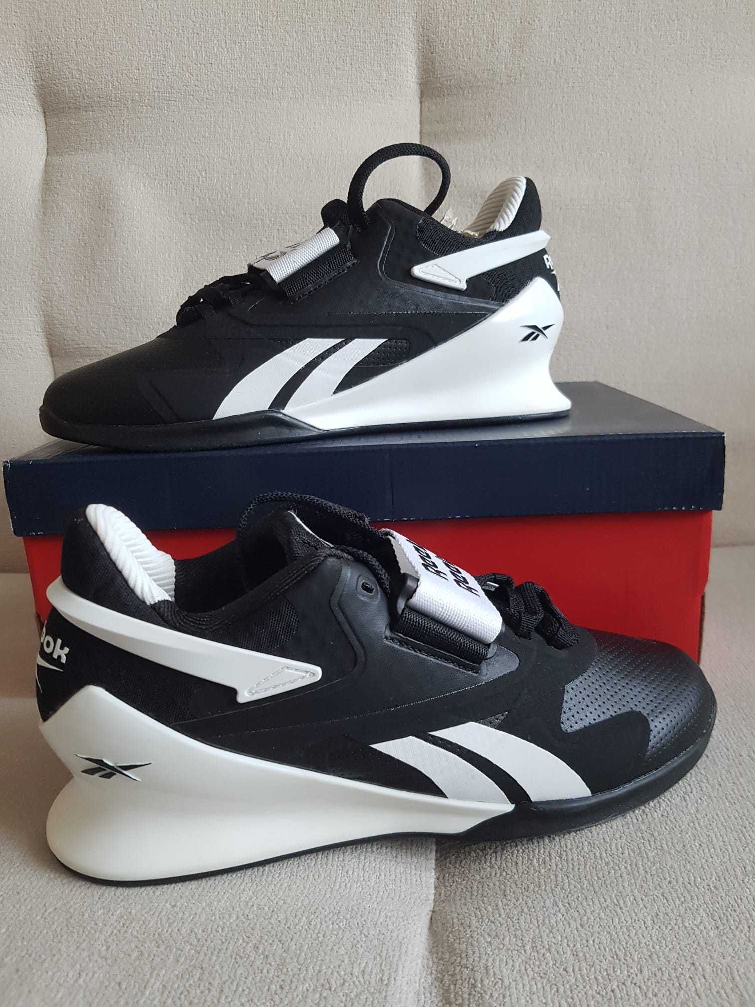 Buty damskie sportowe na koturnie Reebok.