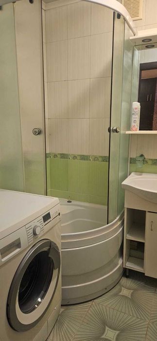 Продам 2 ком.кв. вул. Нескорених (Г.Труда) 17