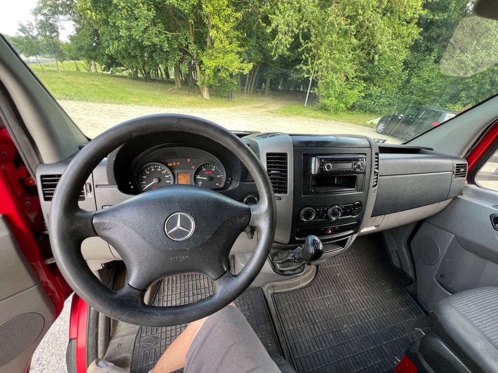 Mercedes sprinter. Bus .dostawczak. Spinter plandeka .