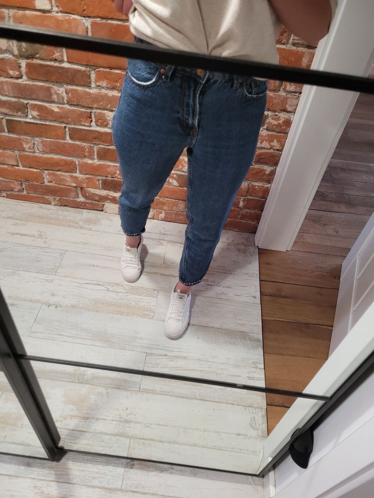 Jeansy mom fit Bershka