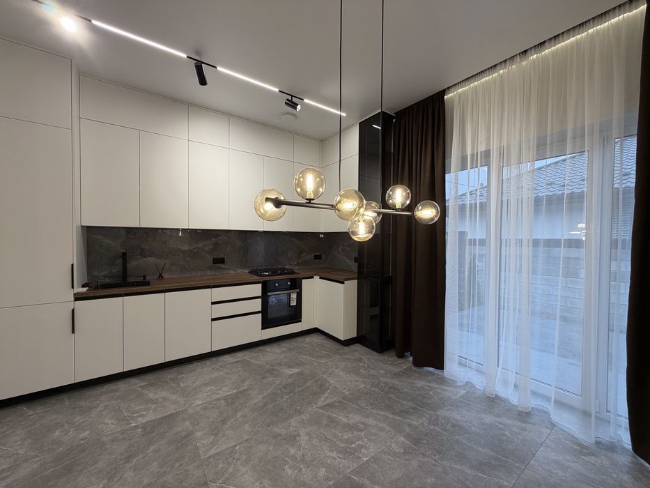 Приватний будинок з ремонтом, меблями, технікою Газ Електрика єОселя