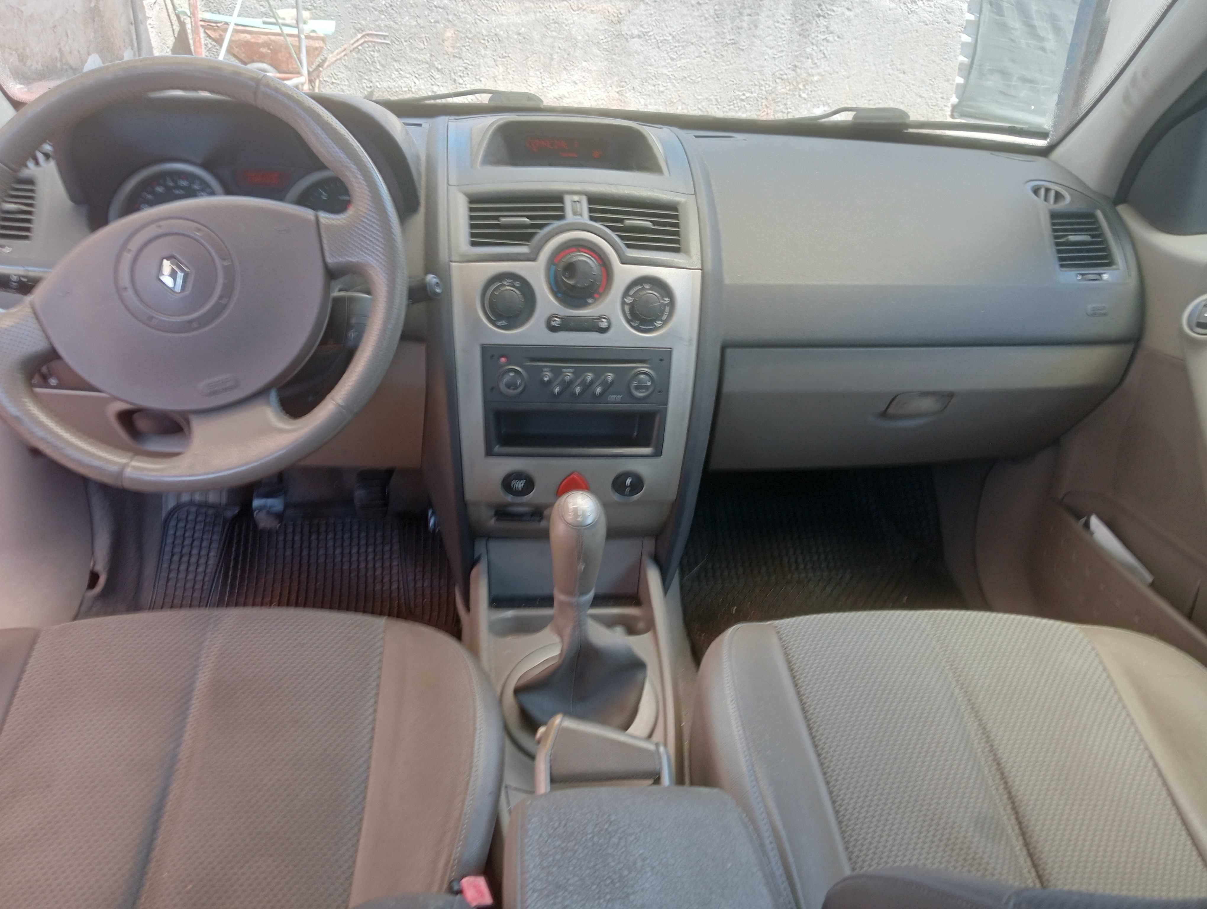 Renault Megane a gasóleo de 5 lugares ano 2005