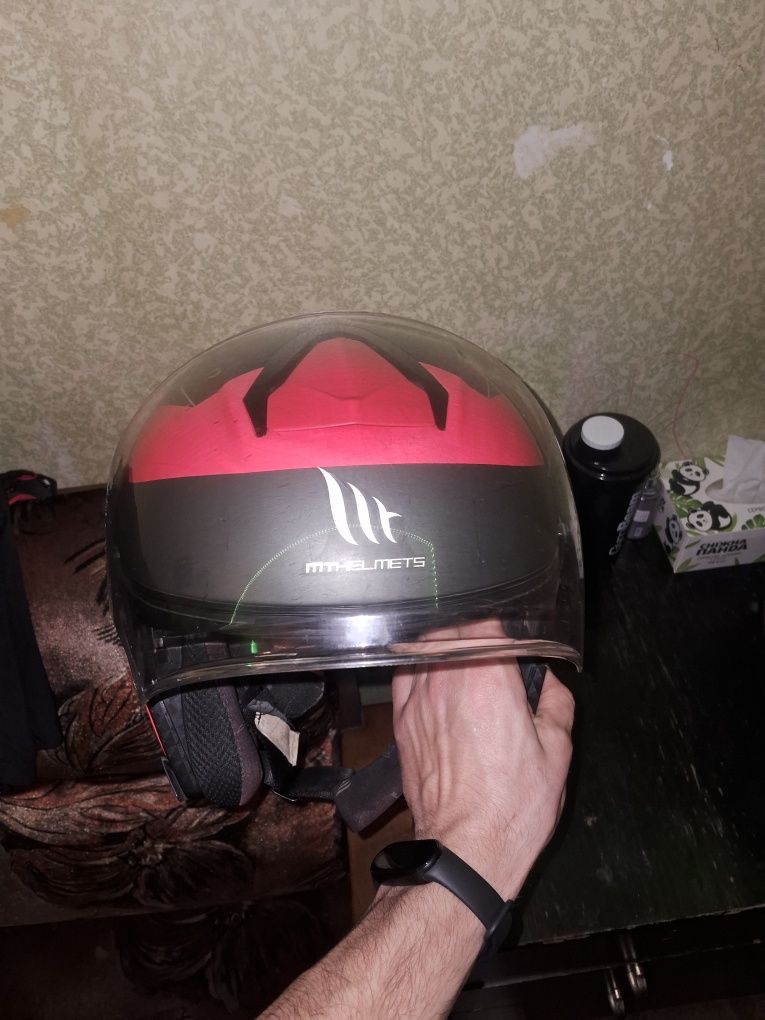 Шлем MT Helmets .
