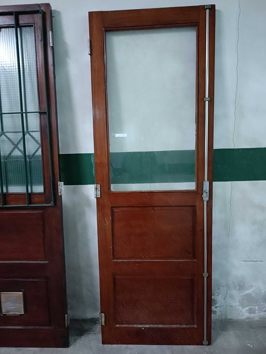 Portas de madeira sucupira