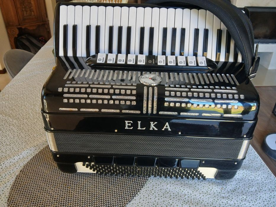 Włoski akordeon Elka Sem
