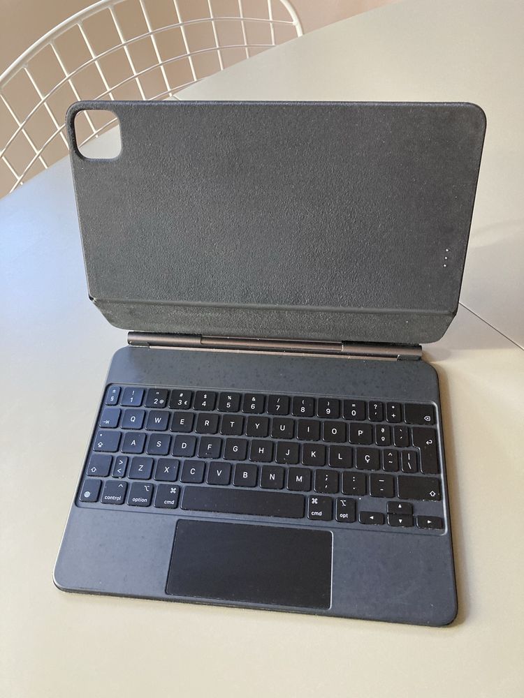 iPad Air (4th gen) 256GB + Magic Keyboard