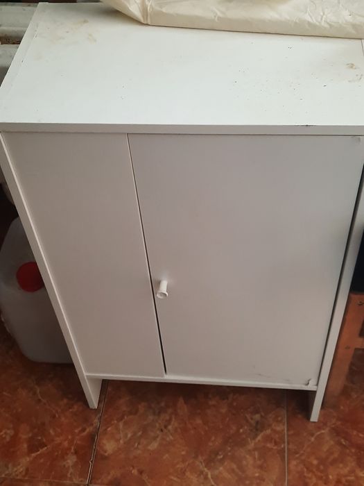 Moveis usados e placas de acrilico com muita qualidade